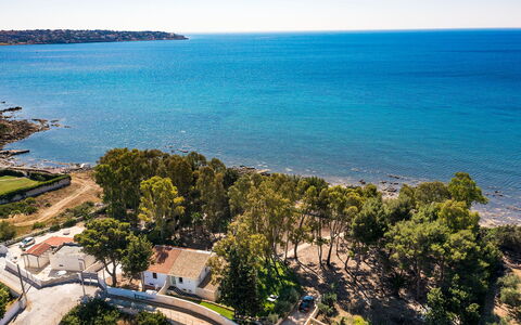 Villa Plemmirio: L'Eau, Ciel, Plante, Bleu Azur, Arbre, Végétation, Cotiers Et Relief Océaniques, Paysage Naturel, Plage
