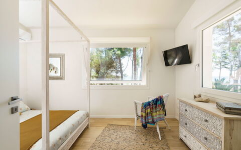 Villa Plemmirio: Design Intérieur, Meubles, Sol, Sol, Mur, Bois, Plafond, Chambre, Pièce, Lit