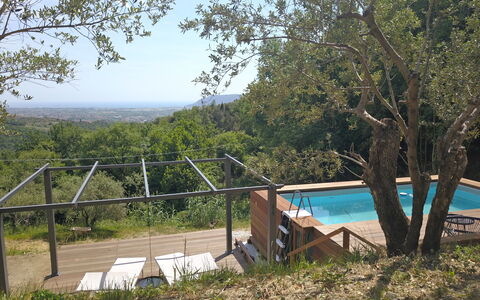 Villa Di Confine: Plante, Ciel, Communauté Des Plantes, Arbre, Ombre, Végétation, Piscine, Lot Terre, Herbe, Loisir