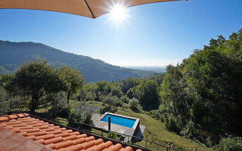 Villa Di Confine: Ciel, Plante, Lumière, Bâtiment, Montagne, Arbre, Bois, Biome, Ombre, Paysage Naturel