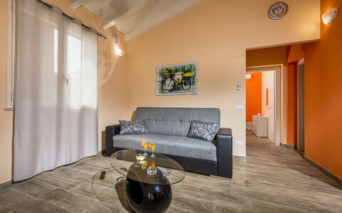 Villa Alcamo: Meubles, Confort, Bois, Bâtiment, Design Intérieur, Salon, Maison, Sol, Sol, Cadre De Lit