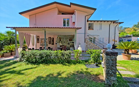 Casa Luigi: Zone Résidentielle, Maison, Domicile, Biens, Ombre, Chalet, Porche, Hacienda, Balcon, Villa