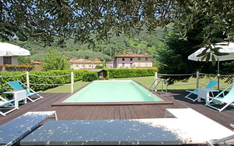 Villa L'antico Casale: Meubles, Plante, Propriété, Bâtiment, Chaise, Piscine, Vert, Mobilier De Jardin, Arbre, Ombre