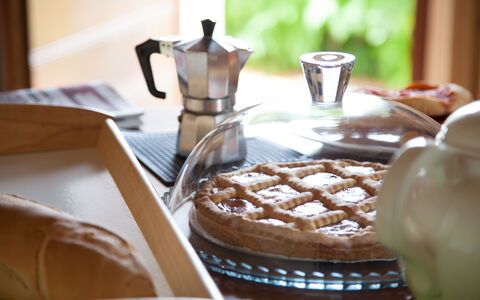 Villa Angelica: Aliments, Vaisselle, Table, Vaisselle, Ingrédient, Drinkware, Assiette, Serveware, Coupe