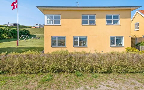 Sira - 25M from the Sea: Herbe, Vert, Maison, Chalet, Prairie, Zone Rurale, Écorégion, Paysage, Lot Terre, Arbuste