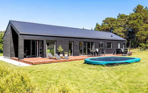 Syni - 450M from the Sea: Toit, Domicile, Porte, Chalet, Ombre, Siding, Cour, Biens, Arrière-Cour