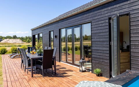 Syni - 450M from the Sea: Toit, Domicile, Porte, Chalet, Ombre, Siding, Cour, Biens, Arrière-Cour