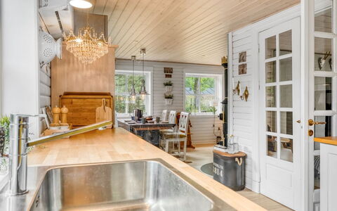 Ellinore - from the Sea: Bois, Sol, Design Intérieur, Plafond, Comptoir, Cuisine, Sol, Meubles, Parquet, Luminaire