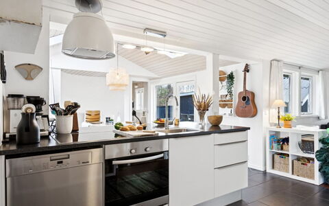 Hermand - 3.5Km from the Sea: Meubles, Design Intérieur, Chaise, Sol, Table, Recours, Sol, Plafond, Pièce, Eco Hôtel