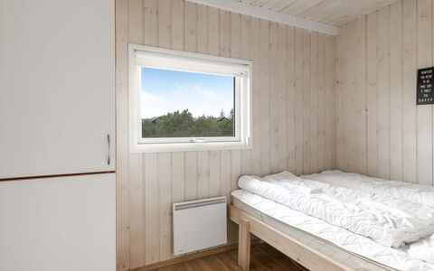 Juris - 950M from the Sea: Bois, Sol, Chambre, Planche, Dur, Tache De Bois, Literie, Lit, Drap De Lit, Parquet