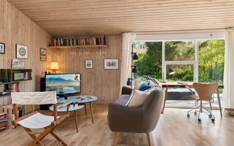 Ilsebeth - 250M from the Sea: Piscine, Mobilier De Jardin, Meubles, Recours, Dalle, Eco Hôtel, Ombre, Chaise, Loisir, Biens