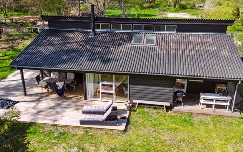 Ilsebeth - 250M from the Sea: Herbe, Vert, Maison, Chalet, Prairie, Zone Rurale, Écorégion, Paysage, Lot Terre, Arbuste