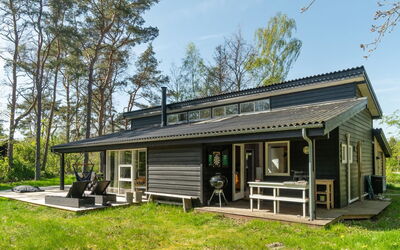 Ilsebeth - 250M from the Sea