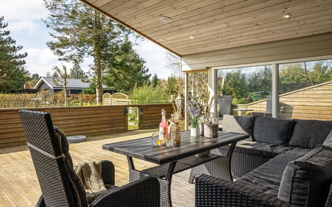Livni - from the Sea: Chalet, Arrière-Cour, Cour, Batiments Jardin, Cabanon, Siding, Mobilier De Jardin, Cabane En Rondins, Structure En Plein Air, Cabane