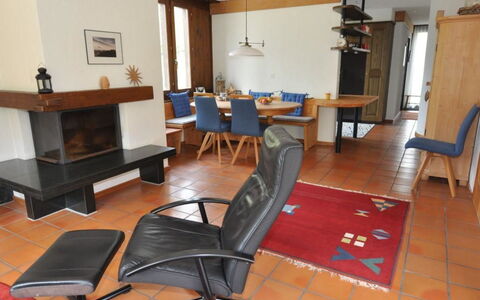 Am Dürrbach 1 113: Meubles, Sol, Design Intérieur, Bois, Sol, Chaise, Pièce, Éclairage, Salon, Plafond