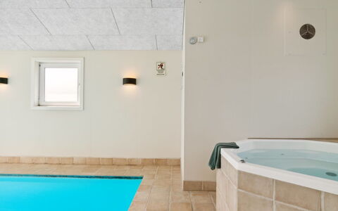 Amiira - 500M from the Sea: Domicile, Zone Résidentielle, Maison, Chalet, Toit, Lot Terre, Siding, Jardin, Biens, Pelouse