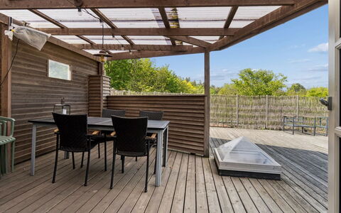 Kali - 750M from the Sea: Bois, Parquet, Porche, Sol, Dur, Sol, Mobilier De Jardin, Plate-Forme, Planche, Meubles