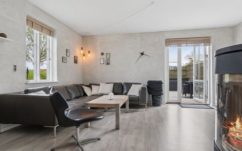 Kali - 750M from the Sea: Meubles, Sol, Bois, Sol, Design Intérieur, Parquet, Domicile, Canapé, Salon, Éclairage