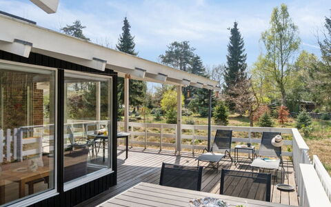 Gjertrud - 1Km from the Sea: Toit, Maison, Domicile, Chalet, Siding, Biens, Allée, Batiments Jardin, Cour, Cabanon