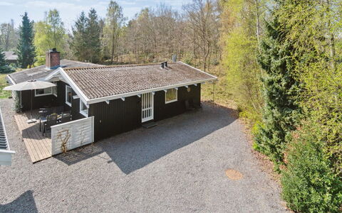 Gjertrud - 1Km from the Sea: Toit, Maison, Domicile, Chalet, Siding, Biens, Allée, Batiments Jardin, Cour, Cabanon