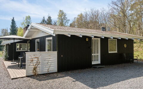 Gjertrud - 1Km from the Sea: Toit, Maison, Domicile, Chalet, Siding, Biens, Allée, Batiments Jardin, Cour, Cabanon