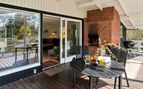 Gjertrud - 1Km from the Sea: Toit, Maison, Domicile, Chalet, Siding, Biens, Allée, Batiments Jardin, Cour, Cabanon