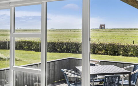 Janin - 400M from the Sea: Bleu, Arbuste, Chalet, Couverture De Sol, Jardin, Biens, Ombre, Aménagement Paysager, Ferme, Eco Hôtel