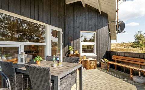 Elisenda - 1Km from the Sea: Bois, Domicile, Porche, Plate-Forme, Dur, Toit, Tache De Bois, Parquet, Eco Hôtel