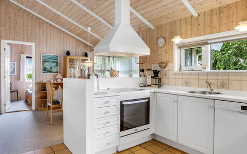 Maira - from the Sea: Cuisine, Bois, Sol, Design Intérieur, Comptoir, Plafond, Meubles, Principaux Appliance, Sol, Appareil De Cuisine
