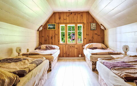 U Myšáka: Propriété, Bâtiment, Bois, Design Intérieur, Maison, Sol, Fenêtre, Immobilier, Lit, Plafond
