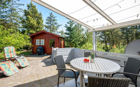 Jonnhild - 700M from the Sea: Bois, Communauté Des Plantes, Lot Terre, Ombre, Matériau Naturel, Batiments Jardin, Cabanon, Structure En Plein Air, Cabane En Rondins