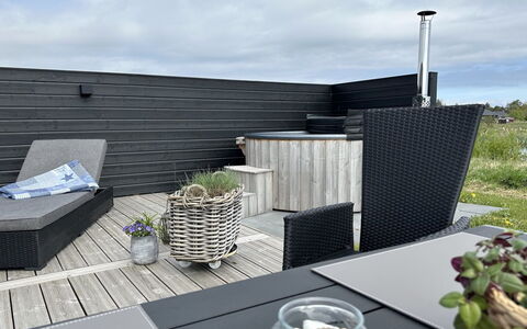 Frithbjorn - 900M from the Sea: Bois, Domicile, Porche, Plate-Forme, Dur, Toit, Tache De Bois, Parquet, Eco Hôtel