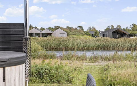 Frithbjorn - 900M from the Sea: 
