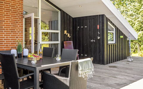 Olli - 600M from the Sea: Herbe, Prairie, Lot Terre, Chalet, Zone Rurale, Prairie, Batiments Jardin, Jardin, Cabanon
