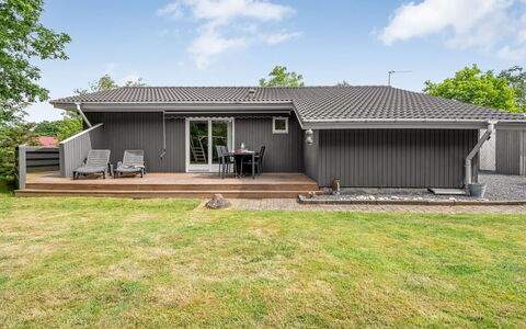 Terkel - 800M to the Fjord: Toit, Chalet, Domicile, Ombre, Siding, Ferme, Porche, Structure En Plein Air, Batiments Jardin