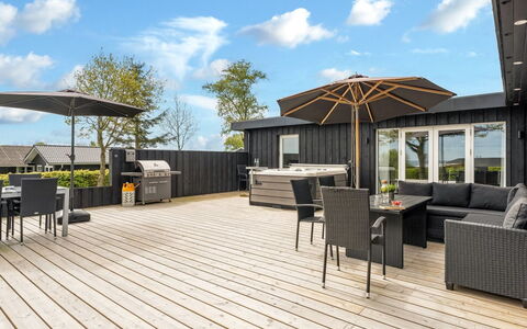 Tonna - from the Sea: Bois, Domicile, Porche, Plate-Forme, Dur, Toit, Tache De Bois, Parquet, Eco Hôtel
