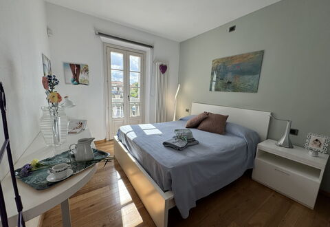 Galleria Degli Artisti: Meubles, Propriété, Table, Cadre, Confort, Fenêtre, Design Intérieur, Bois, Cadre De Lit, Bâtiment