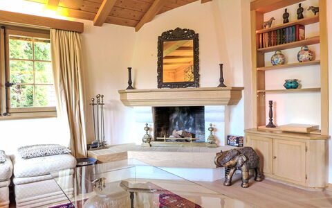 Chalet Rebhalde: Meubles, Propriété, Fenêtre, Bâtiment, Bois, Cabinetry, Design Intérieur, Sol, Mur, Étagère
