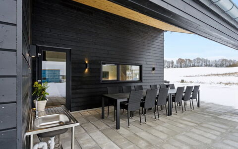 Marinus - 800M from the Sea: Toit, Domicile, Porte, Chalet, Ombre, Siding, Cour, Biens, Arrière-Cour
