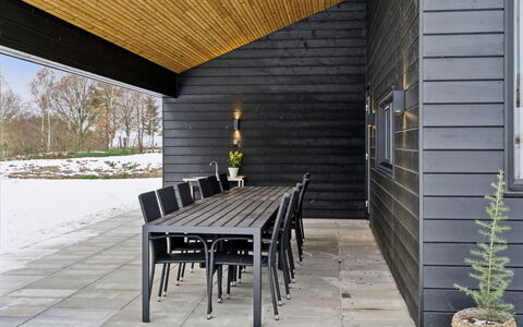 Marinus - 800M from the Sea: Toit, Domicile, Porte, Chalet, Ombre, Siding, Cour, Biens, Arrière-Cour