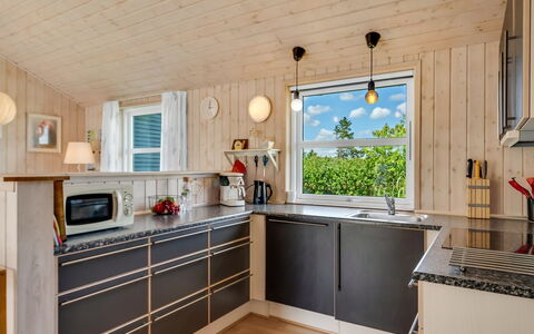 Lari - 600M from the Sea: Cuisine, Bois, Comptoir, Design Intérieur, Plafond, Sol, Appareil De Cuisine, Domicile, Meubles, Luminaire
