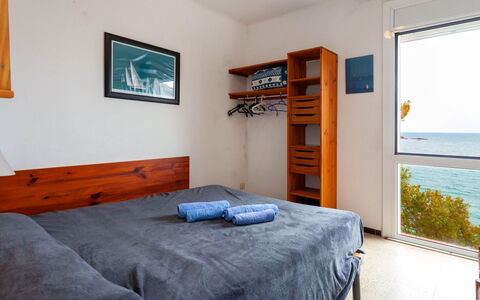 Villa Cassiopee: Meubles, Propriété, Cadre, Bâtiment, Confort, Bleu Azur, Bois, Cadre De Lit, Design Intérieur, Plante