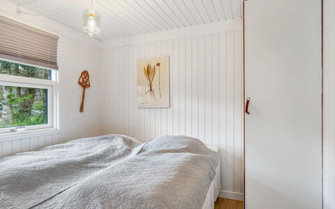 Mintha - 400M from the Sea: Bois, Sol, Chambre, Sol, Plafond, Design Intérieur, Lit, Drap De Lit, Literie, Pièce