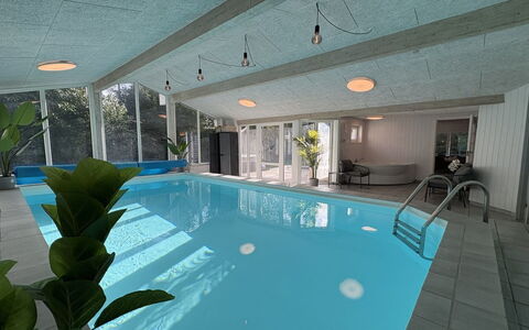 Anabela - from the Sea: Toit, Maison, Domicile, Chalet, Siding, Biens, Allée, Batiments Jardin, Cour, Cabanon