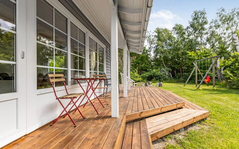 Anabela - from the Sea: Toit, Maison, Domicile, Chalet, Siding, Biens, Allée, Batiments Jardin, Cour, Cabanon