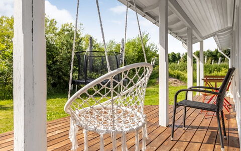 Anabela - from the Sea: Toit, Maison, Domicile, Chalet, Siding, Biens, Allée, Batiments Jardin, Cour, Cabanon