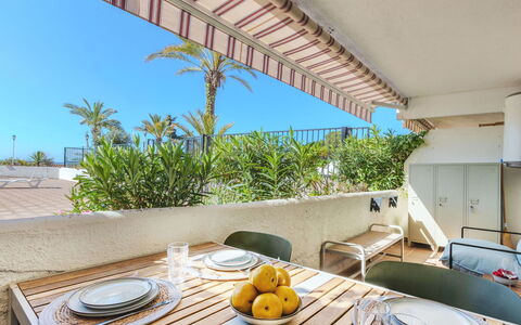 Loft Cau: Meubles, Appartement, Ombre, Chaise, Balcon, Recours, Mobilier De Jardin, Eco Hôtel, Plante D'Appartement