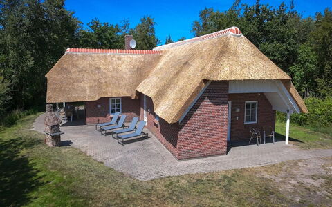 Ejvi - 4Km from the Sea: À Déchaumer, Toit, Chalet, Cabane, Allée, Ferme