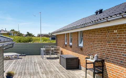 Frithger - 250M from the Sea: Cuisine, Comptoir, Appareil De Cuisine, Sol, Cabinetry, Design Intérieur, Principaux Appliance, Sol, Domicile, Meubles