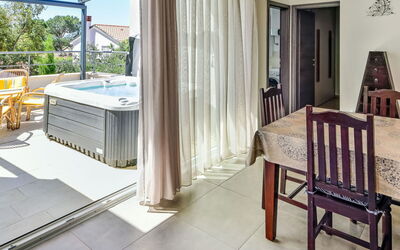 Artatore 301.2: Meubles, Bâtiment, Bois, Design Intérieur, Rideau, Sol, Ombre, Sol, Chaise, Salon